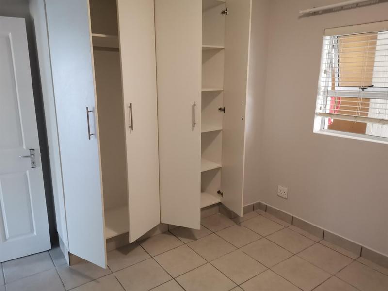 To Let 2 Bedroom Property for Rent in Island View Western Cape